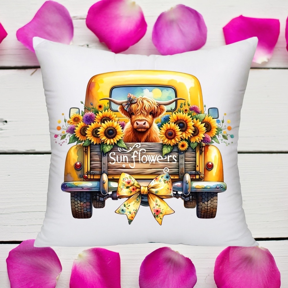 NWT! Welcome to the Sunflower Patch Highland Cow Throw Pillow